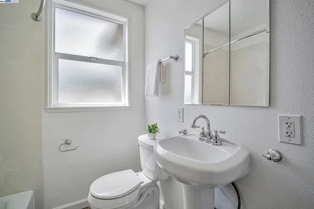 $850,000 | 15049 Kesterson Street, San Leandro, CA 94579