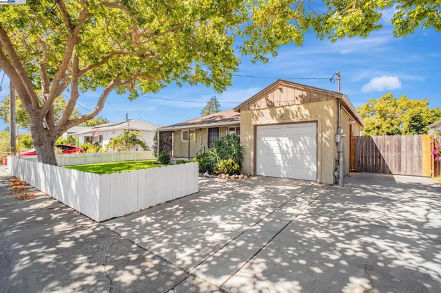 $850,000 | 15049 Kesterson Street, San Leandro, CA 94579