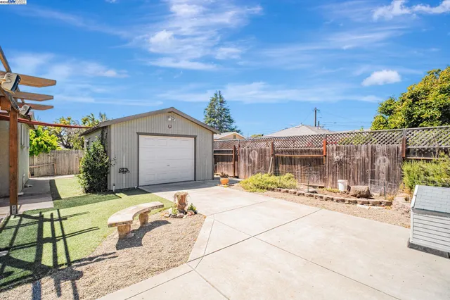 $850,000 | 15049 Kesterson Street, San Leandro, CA 94579
