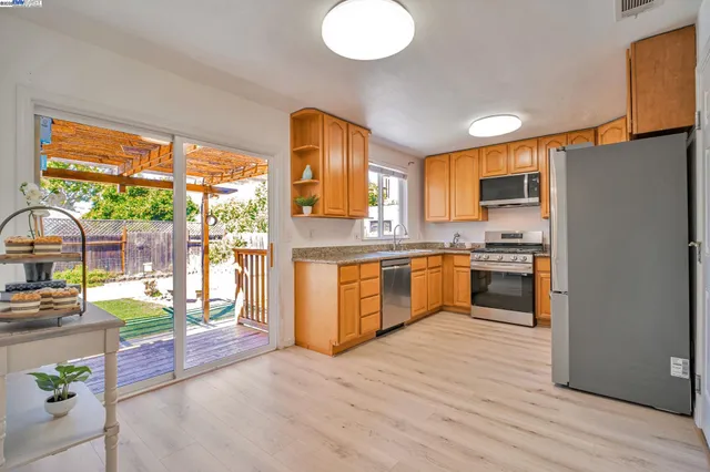 $850,000 | 15049 Kesterson Street, San Leandro, CA 94579
