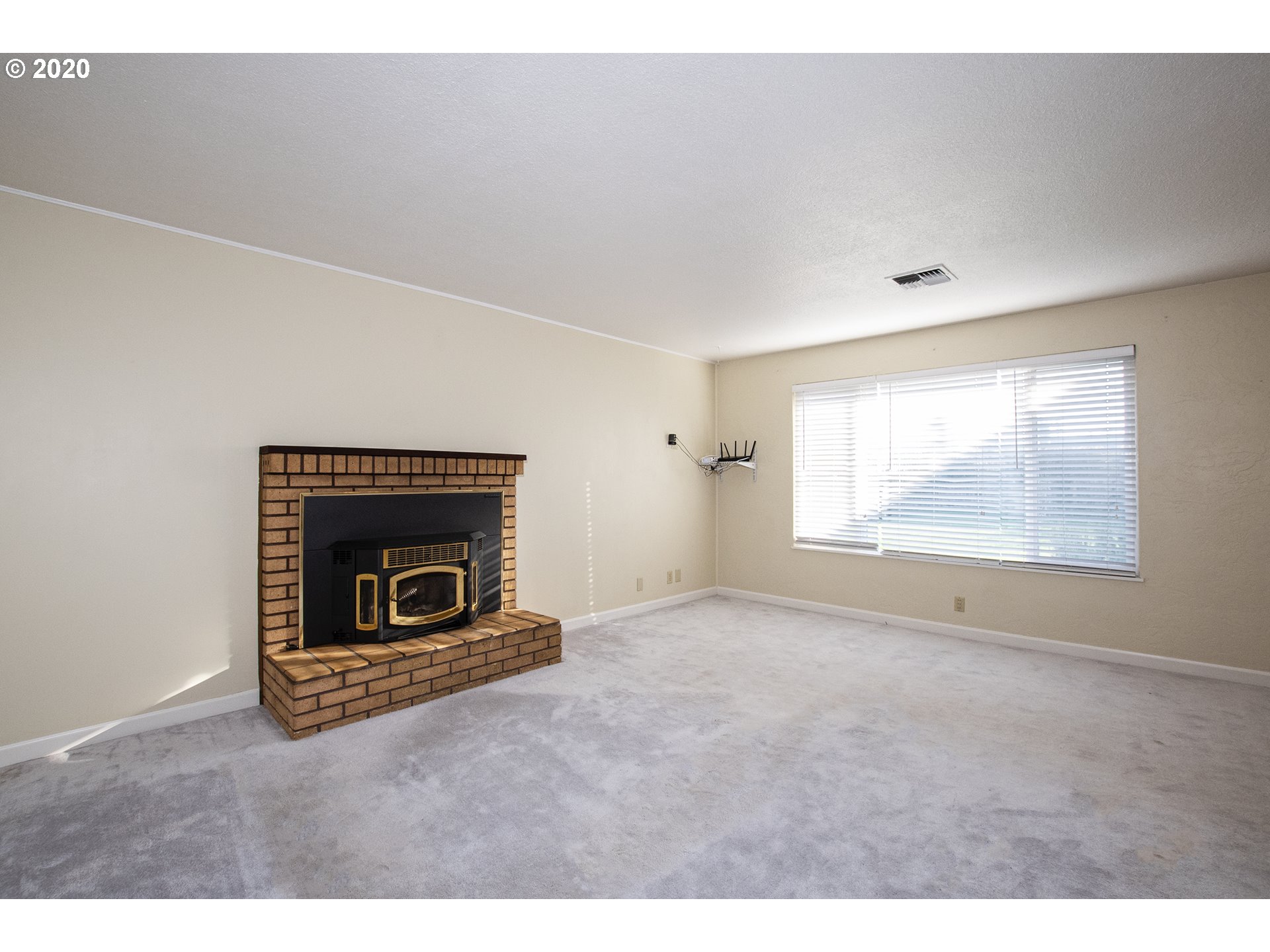 1785 Rambling Drive Springfield, OR 97477 - Photo 3 of 28