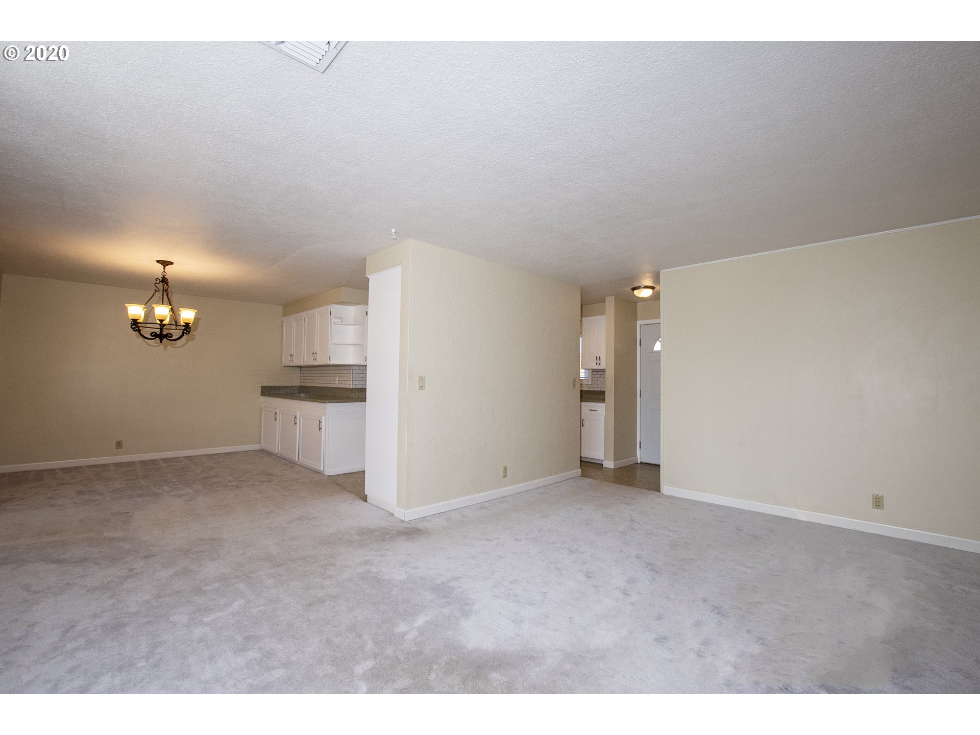 1785 Rambling Drive Springfield, OR 97477 - Photo 6 of 28