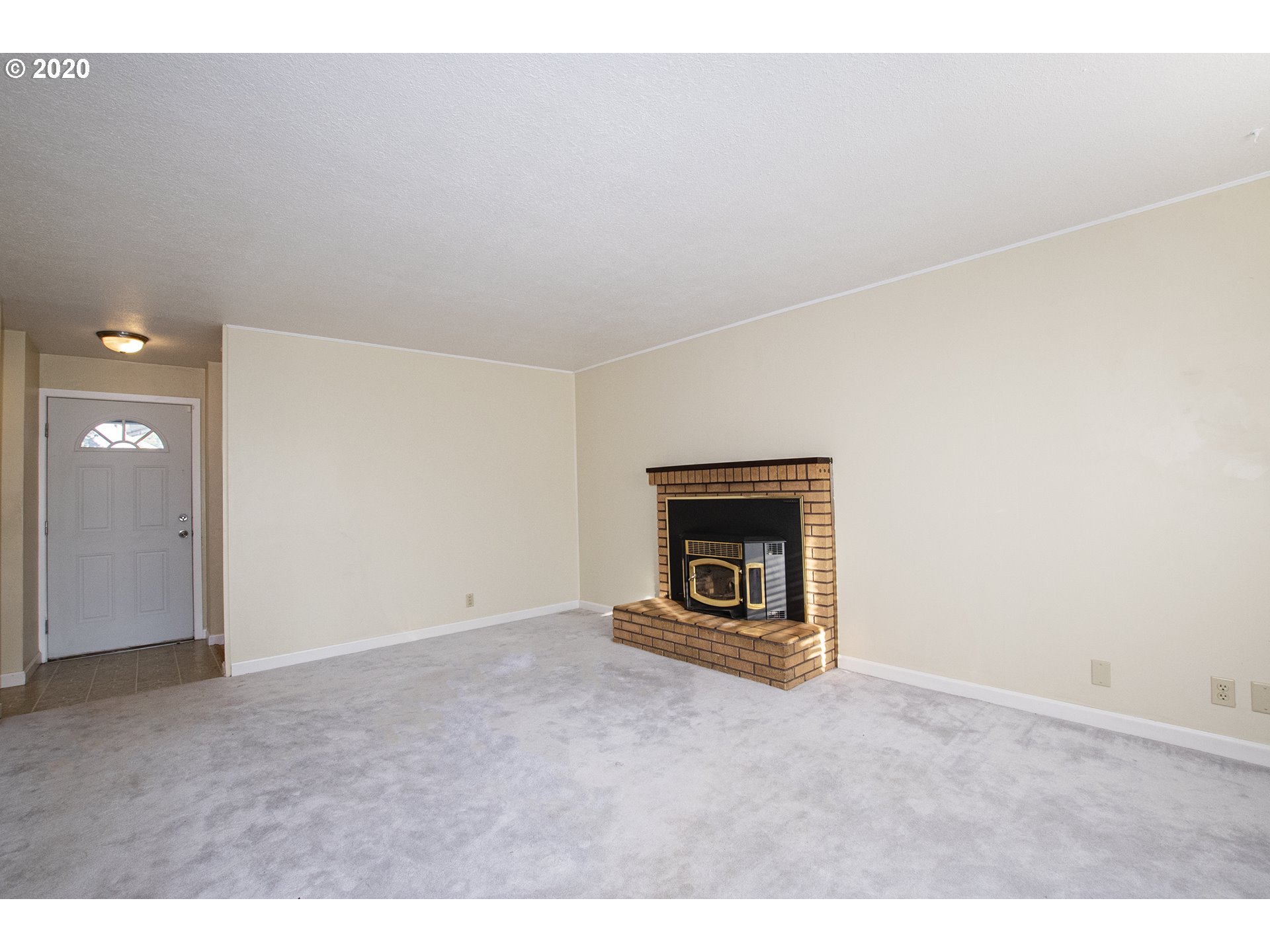 1785 Rambling Drive Springfield, OR 97477 - Photo 8 of 28