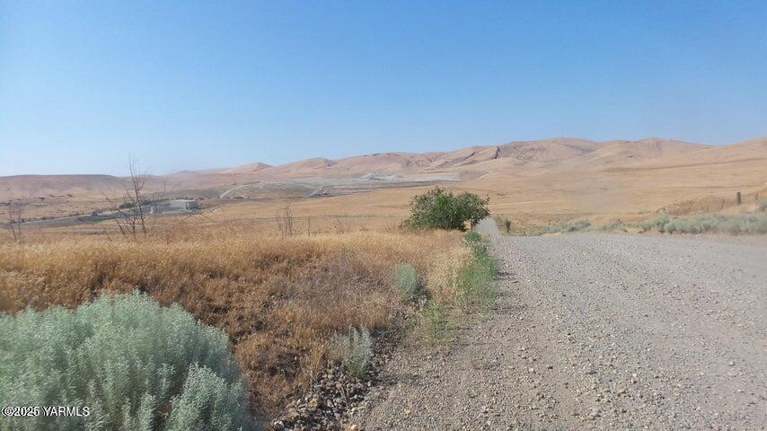 Nna Nna Cheyne Rd/falcon Ridge Road Zillah, WA 98953 - Photo 22 of 38 a view of lake with mountain