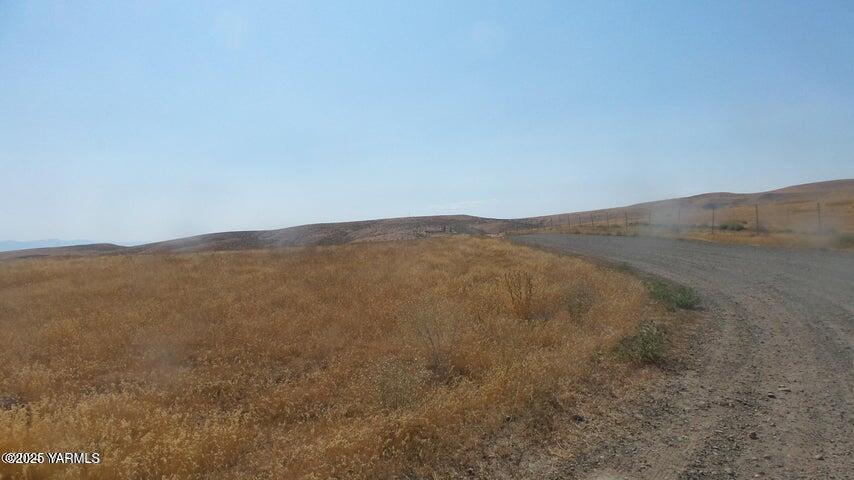 Nna Nna Cheyne Rd/falcon Ridge Road Zillah, WA 98953 - Photo 29 of 38 a view of a mountain range with trees in the background