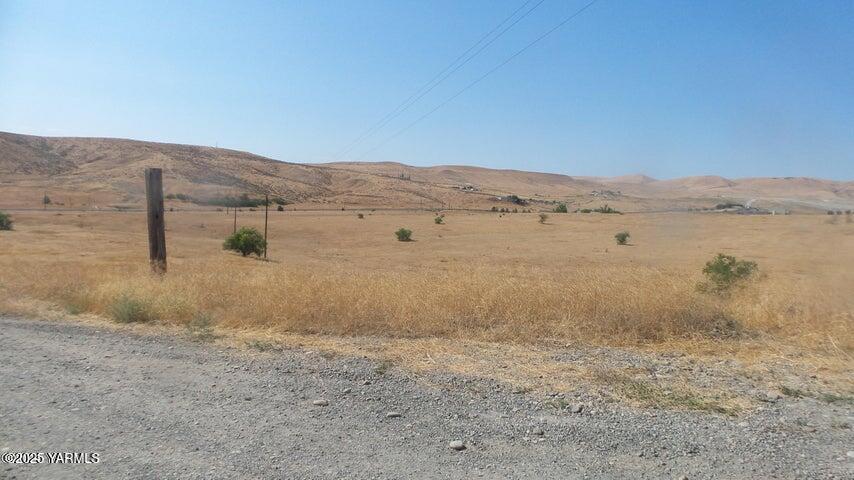 Nna Nna Cheyne Rd/falcon Ridge Road Zillah, WA 98953 - Photo 4 of 38 a view of lake