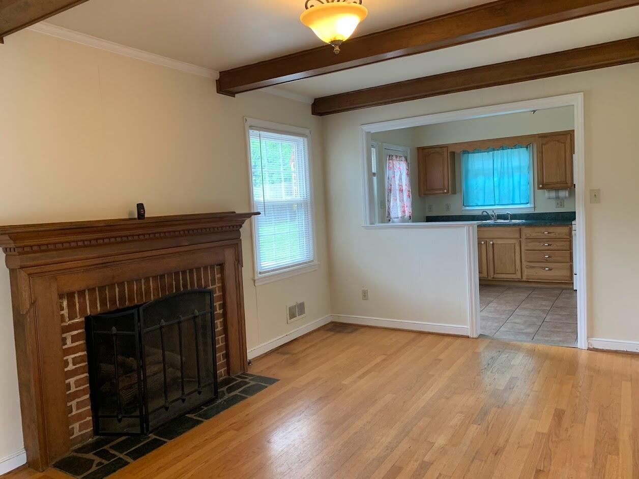 3509 Georgetown Road Roanoke, VA 24018 - Photo 2 of 18 Family room