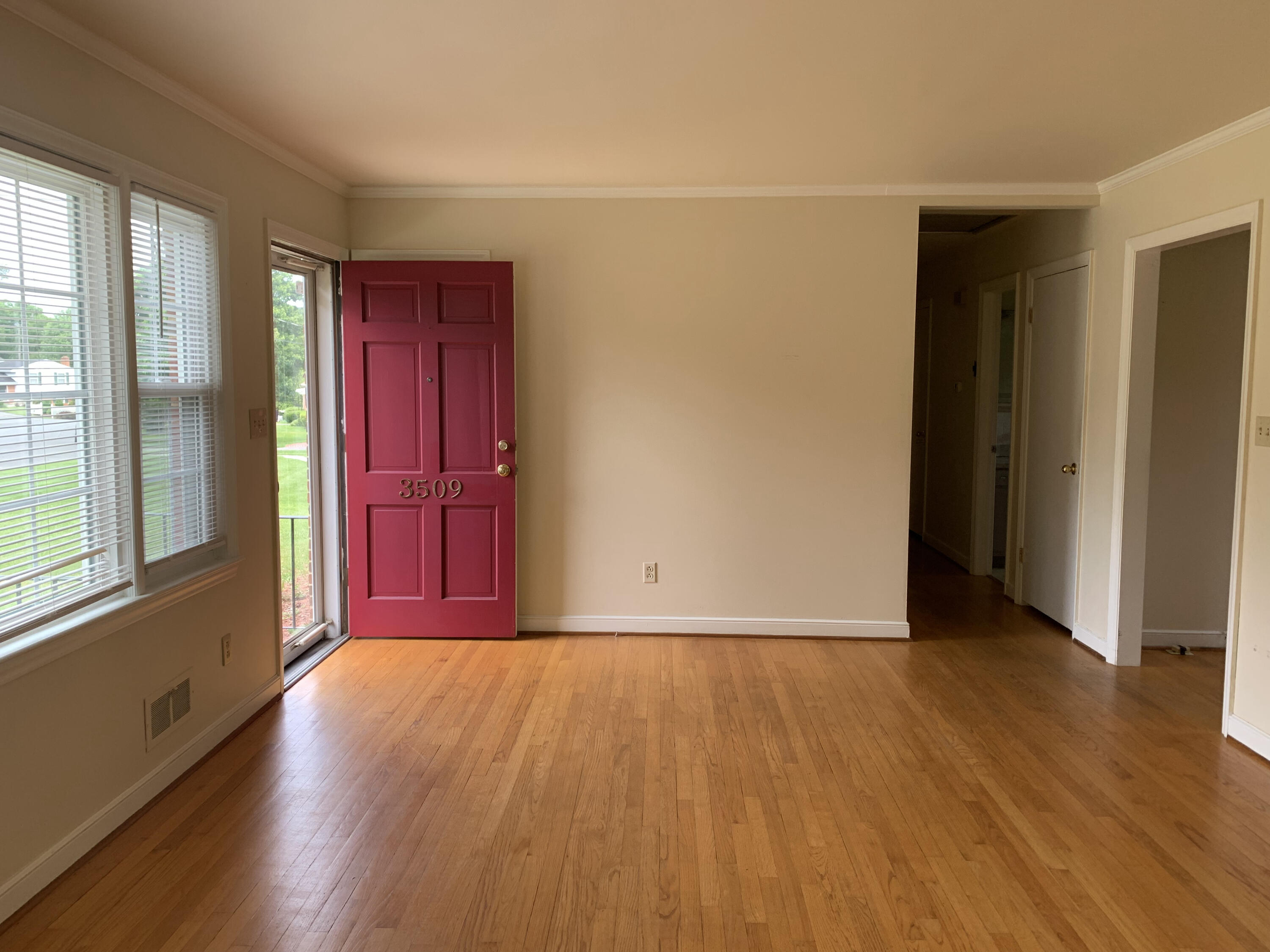 3509 Georgetown Road Roanoke, VA 24018 - Photo 3 of 18 LR