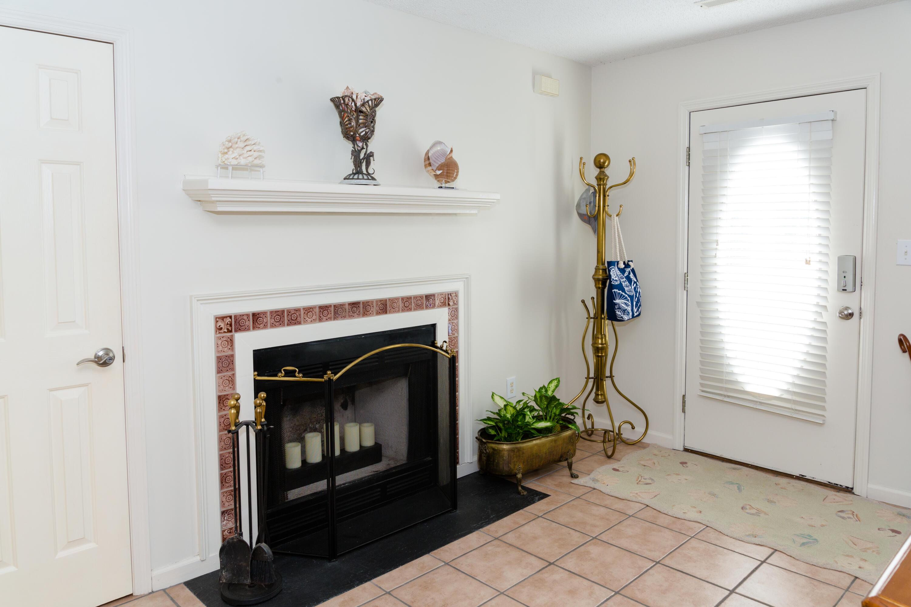 796 Harbor Pl Drive Charleston, SC 29412 - Photo 2 of 19 3Z2A6690p