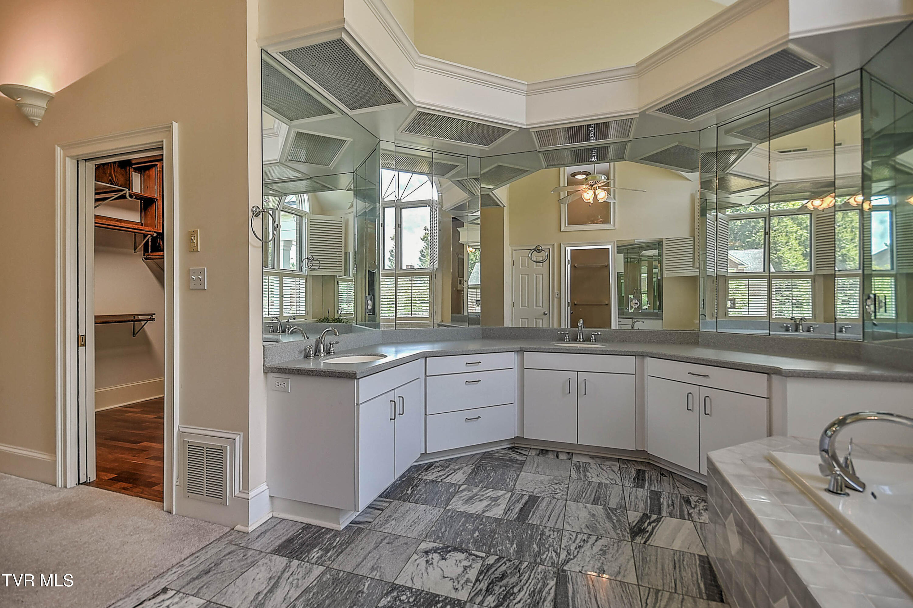 208 Park Ridge Court Kingsport, TN 37664 - Photo 54 of 108 208 Park Ridge ES-49