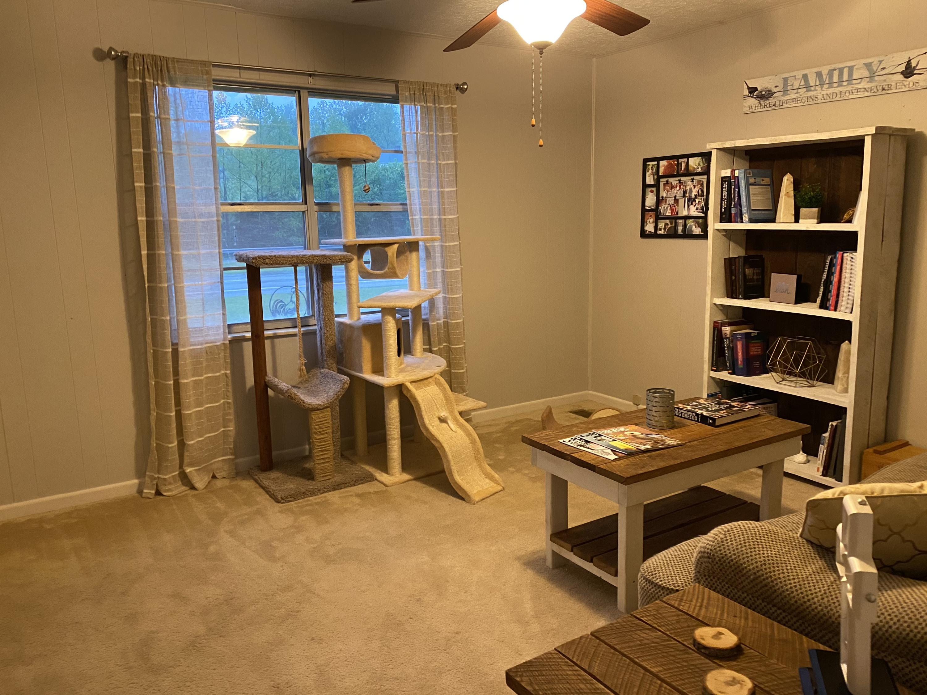 6515 Wilderness Road Ewing, VA 24248 - Photo 6 of 21 Living Room