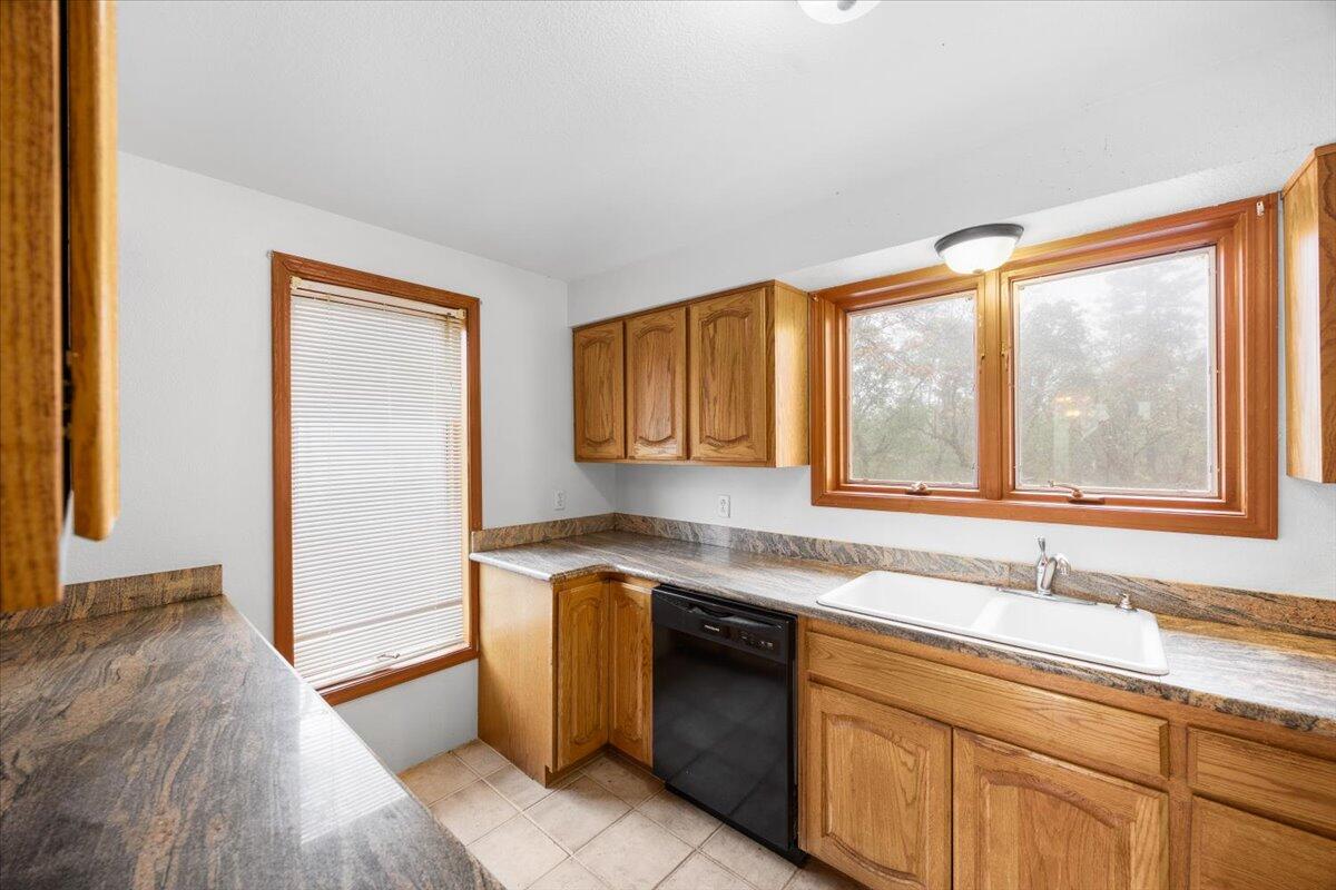 5449 Hugo Road Grants Pass, OR 97526 - Photo 6 of 28 H9