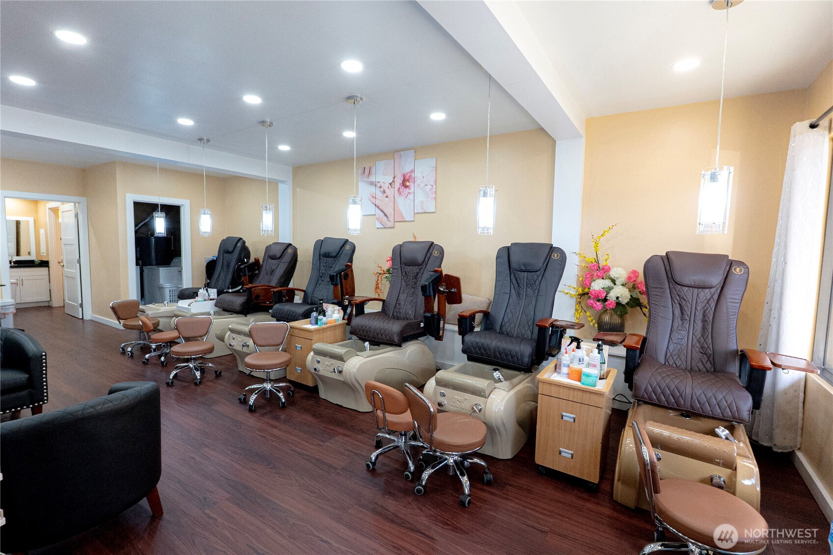 5631 California Avenue Southwest Seattle, WA 98136 - Photo 4 of 18