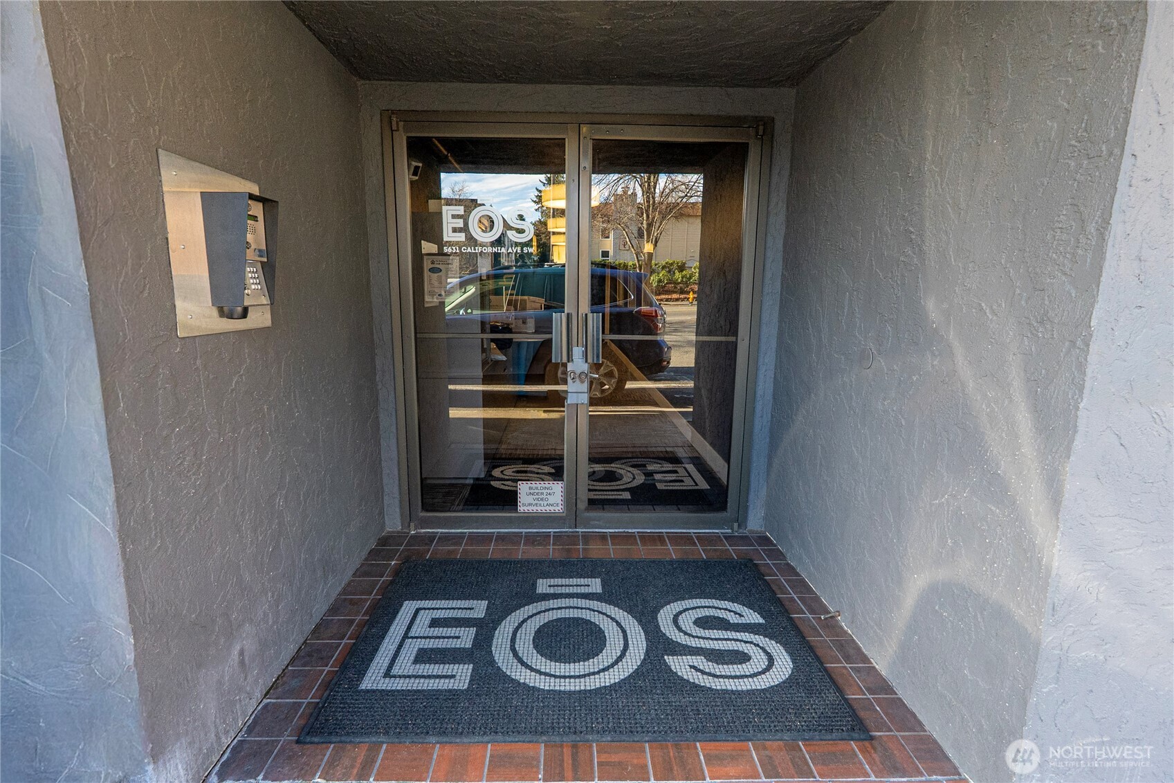 5631 California Avenue Southwest Seattle, WA 98136 - Photo 10 of 18