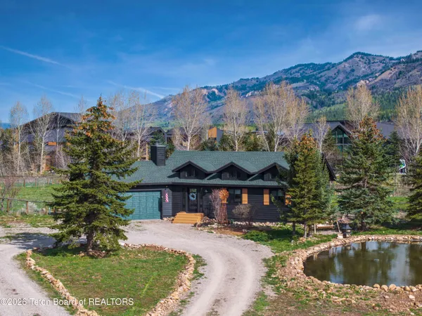 $899,000 | 60 Buckrail Lane, Alpine, WY 83128