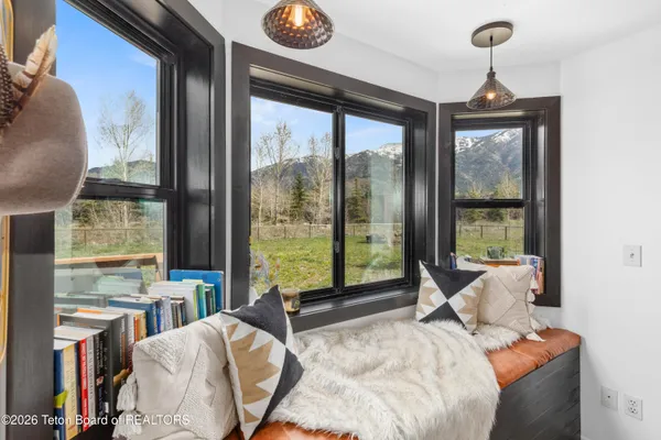 $899,000 | 60 Buckrail Lane, Alpine, WY 83128