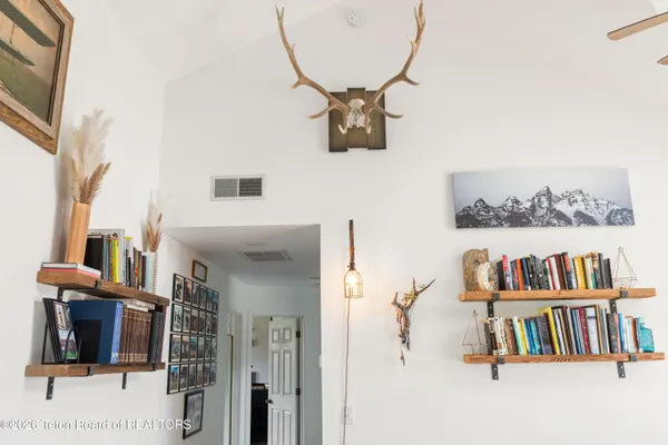 $899,000 | 60 Buckrail Lane, Alpine, WY 83128