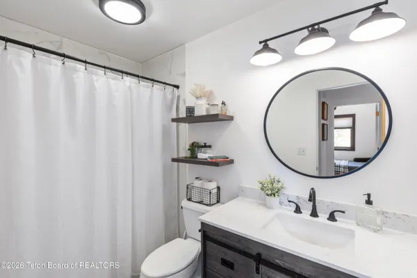 $899,000 | 60 Buckrail Lane, Alpine, WY 83128