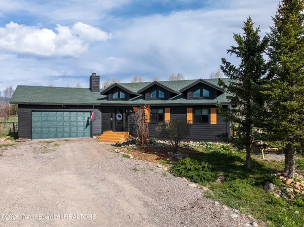 $899,000 | 60 Buckrail Lane, Alpine, WY 83128