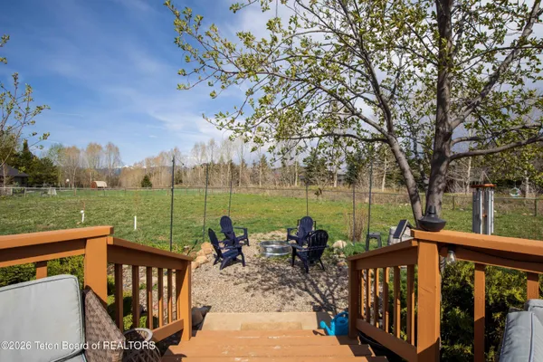 $899,000 | 60 Buckrail Lane, Alpine, WY 83128