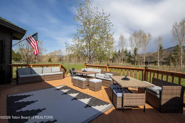 $899,000 | 60 Buckrail Lane, Alpine, WY 83128
