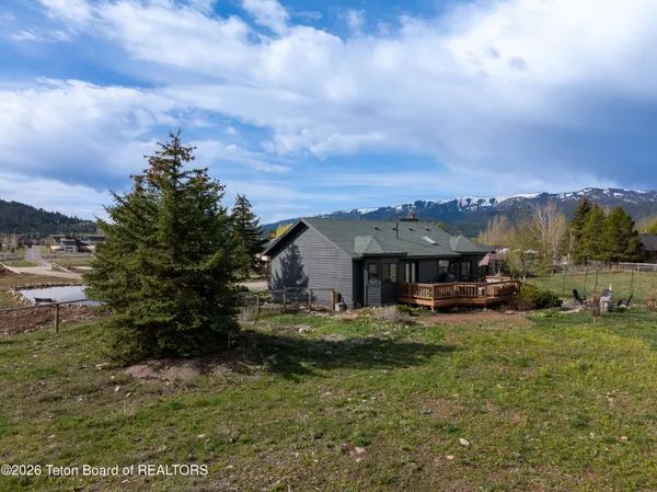 $899,000 | 60 Buckrail Lane, Alpine, WY 83128