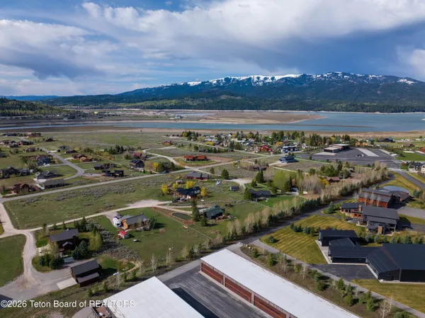 $899,000 | 60 Buckrail Lane, Alpine, WY 83128