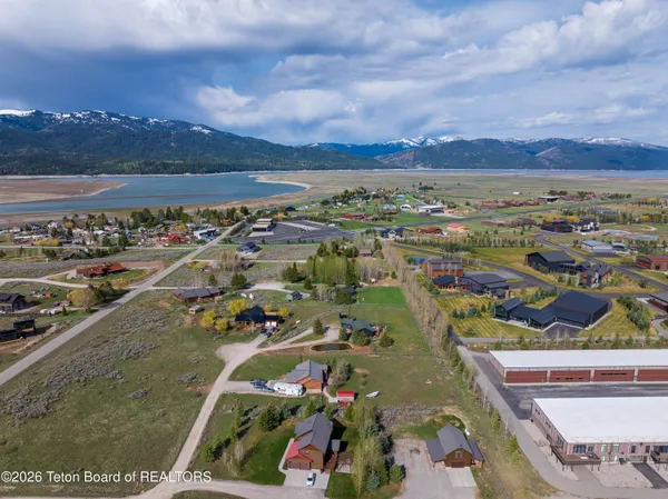 $899,000 | 60 Buckrail Lane, Alpine, WY 83128