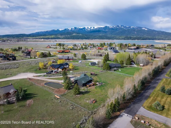 $899,000 | 60 Buckrail Lane, Alpine, WY 83128