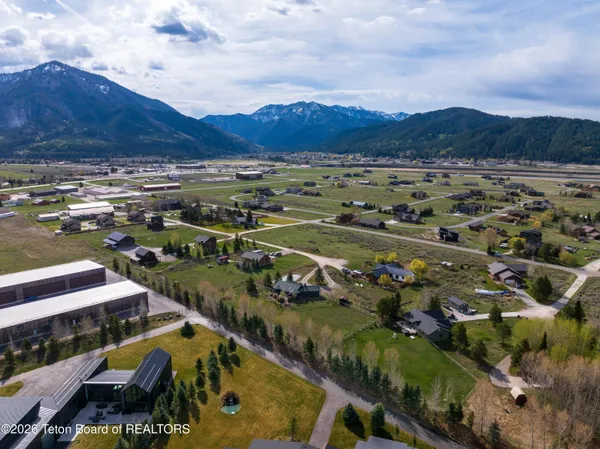 $899,000 | 60 Buckrail Lane, Alpine, WY 83128