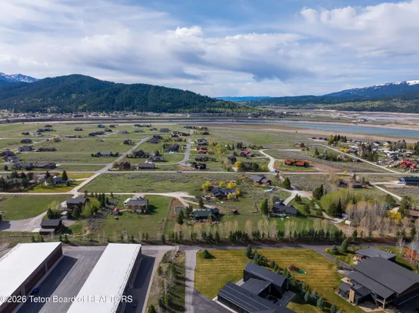 $899,000 | 60 Buckrail Lane, Alpine, WY 83128