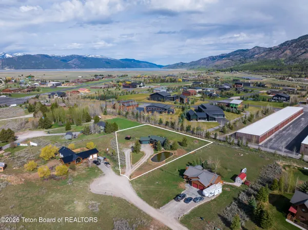 $899,000 | 60 Buckrail Lane, Alpine, WY 83128