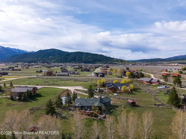 $899,000 | 60 Buckrail Lane, Alpine, WY 83128