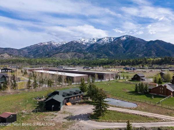 $899,000 | 60 Buckrail Lane, Alpine, WY 83128