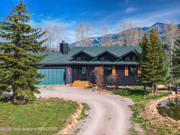 $899,000 | 60 Buckrail Lane, Alpine, WY 83128