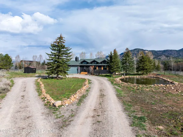 $899,000 | 60 Buckrail Lane, Alpine, WY 83128