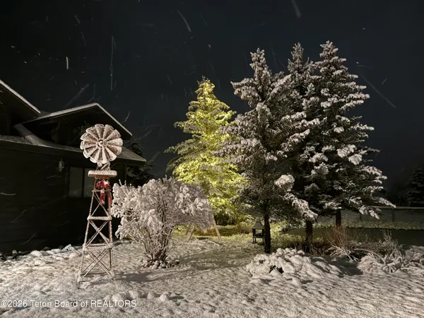 $899,000 | 60 Buckrail Lane, Alpine, WY 83128