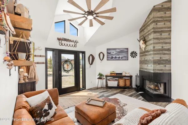 $899,000 | 60 Buckrail Lane, Alpine, WY 83128