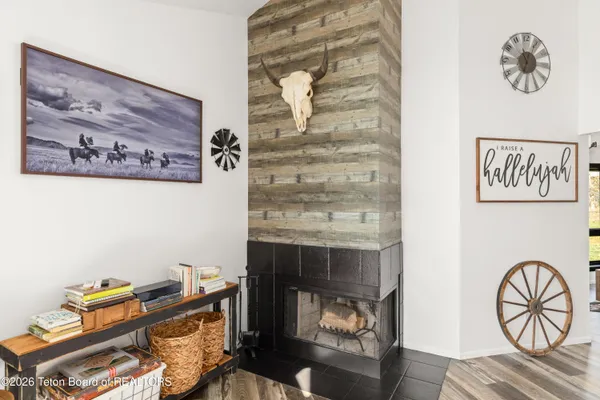 $899,000 | 60 Buckrail Lane, Alpine, WY 83128