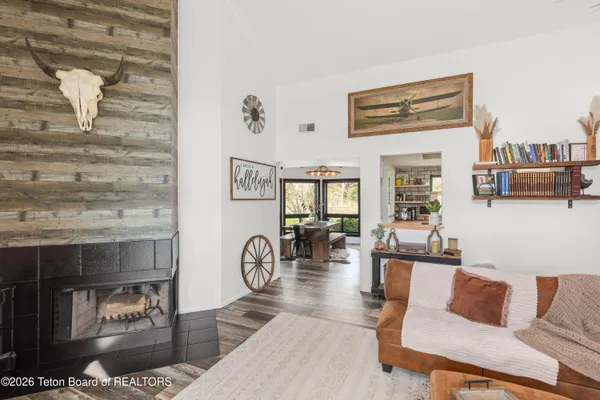 $899,000 | 60 Buckrail Lane, Alpine, WY 83128