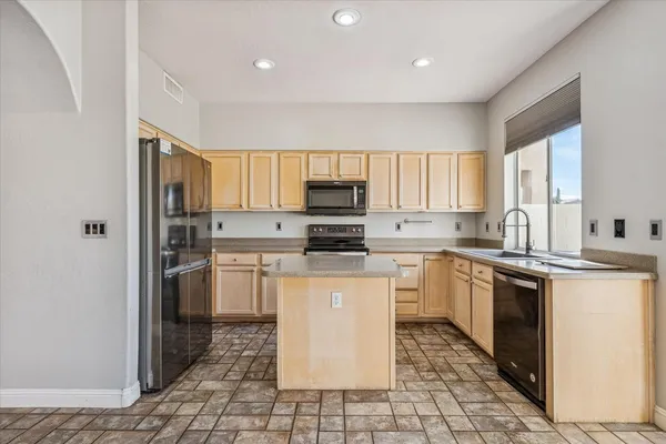 $2,300 | 16666 South 21st Street, Phoenix, AZ 85048