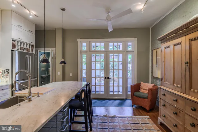 $1,595,000 | 424 4th Street Northeast, Washington, DC 20002