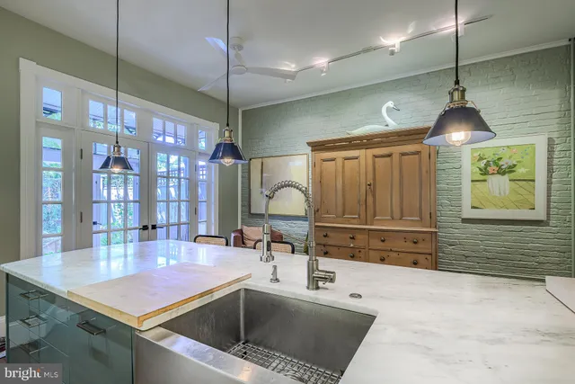 $1,595,000 | 424 4th Street Northeast, Washington, DC 20002