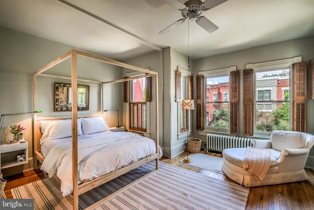 $1,595,000 | 424 4th Street Northeast, Washington, DC 20002