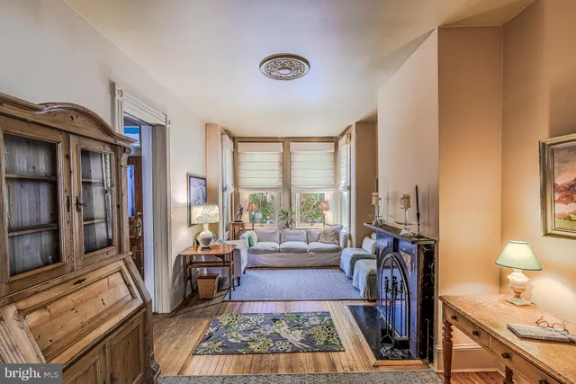 $1,595,000 | 424 4th Street Northeast, Washington, DC 20002