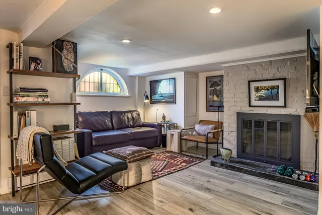 $1,595,000 | 424 4th Street Northeast, Washington, DC 20002