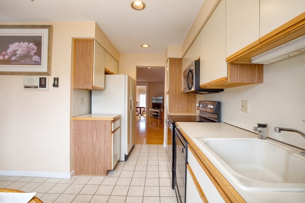 59 Abington Road, Unit 59 Danvers, MA 01923 - Photo 11 of 29 Gallery Image 11