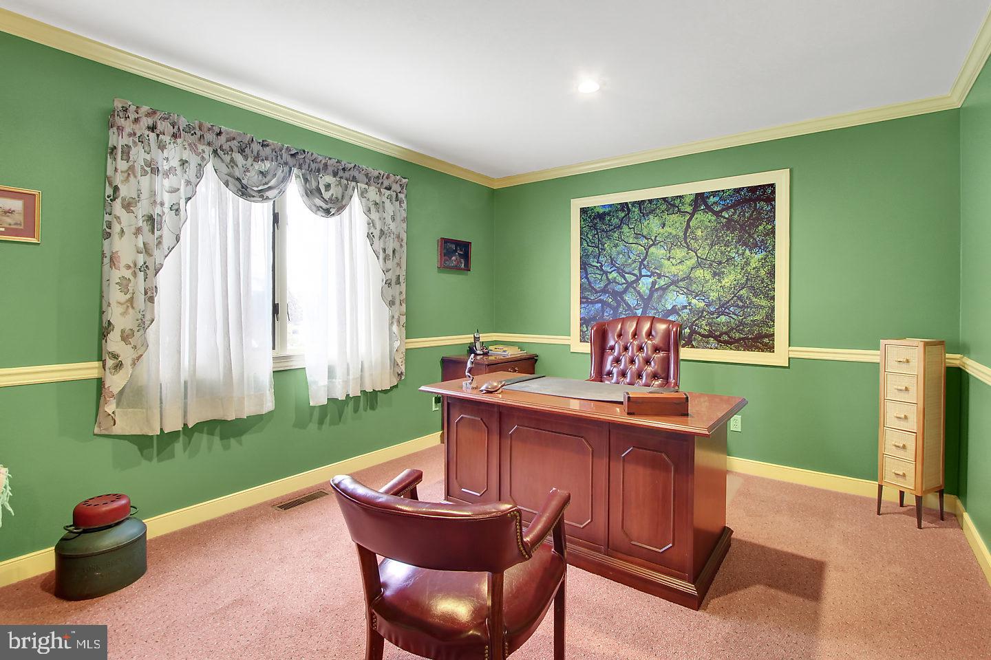 1036 Greenbriar Road York, PA 17404 - Photo 13 of 28 Gallery Image 13