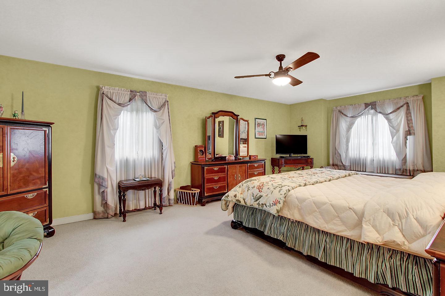 1036 Greenbriar Road York, PA 17404 - Photo 15 of 28 Gallery Image 15