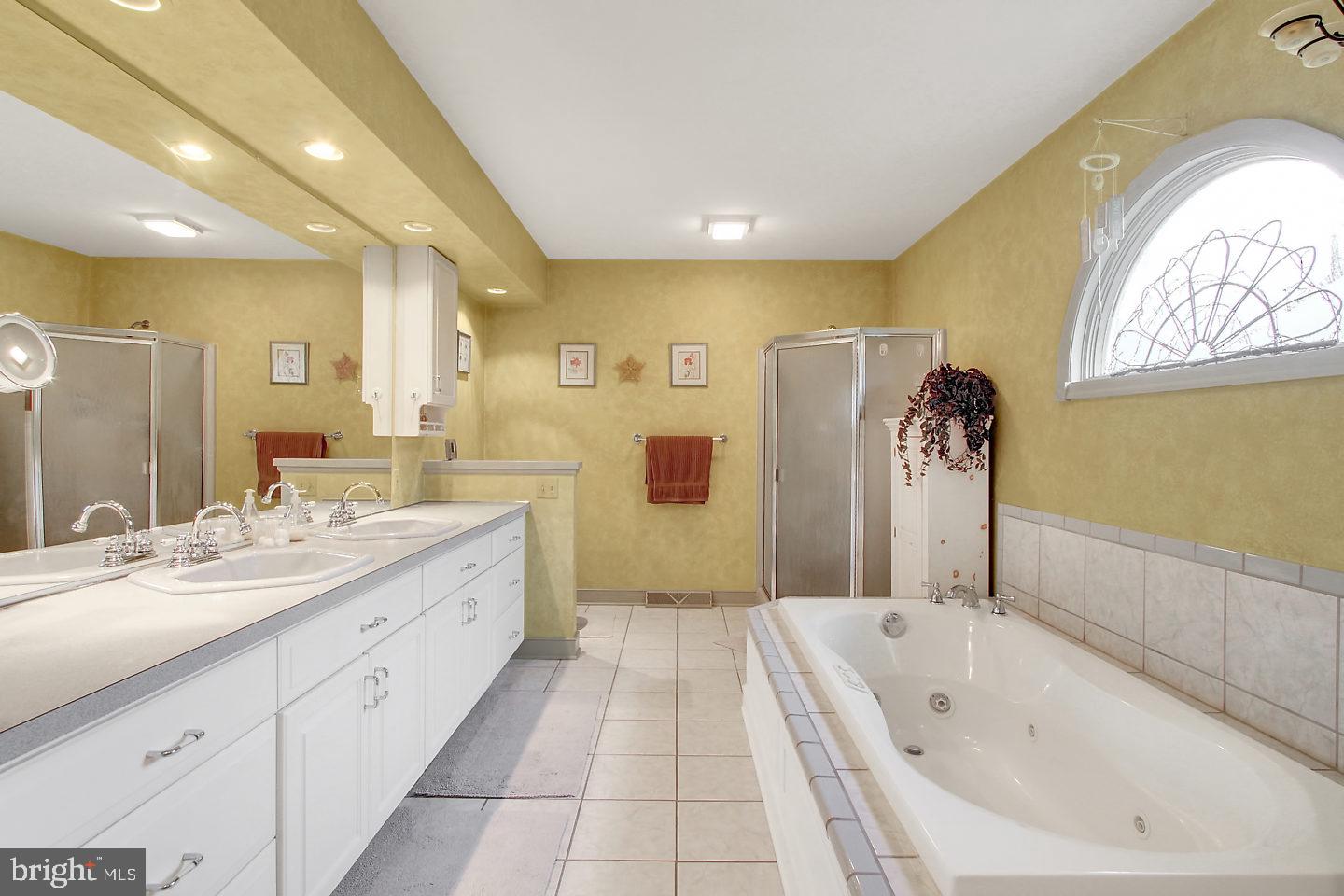 1036 Greenbriar Road York, PA 17404 - Photo 17 of 28 Gallery Image 17